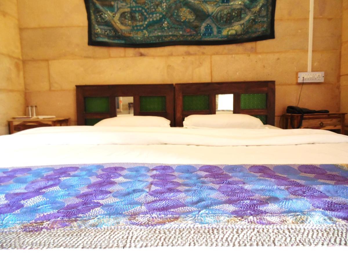 Hotel Heera Court Dzsaiszalmer Kültér fotó